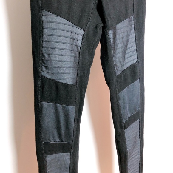 EXPRESS Black Moto Stretch Leggings XS - Picture 2 of 3